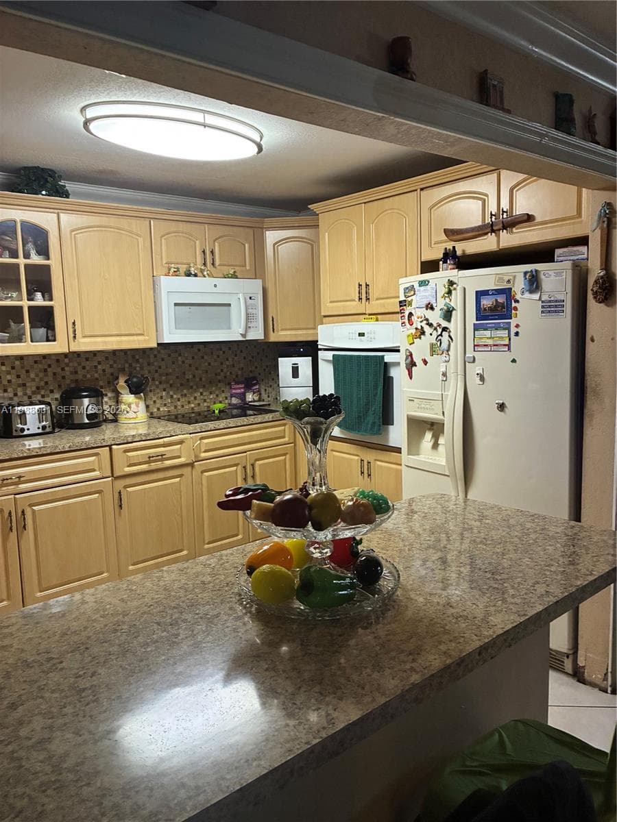 2530 W 60th Pl # 17, Hialeah FL 33016 photo 4