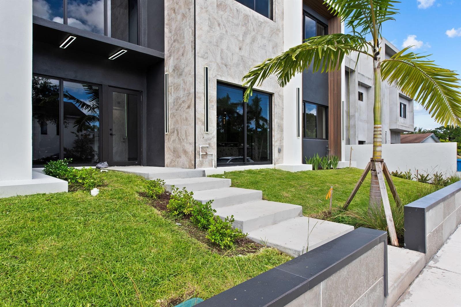 843 SW 14th Court # 843, Fort Lauderdale FL 33315 photo 2
