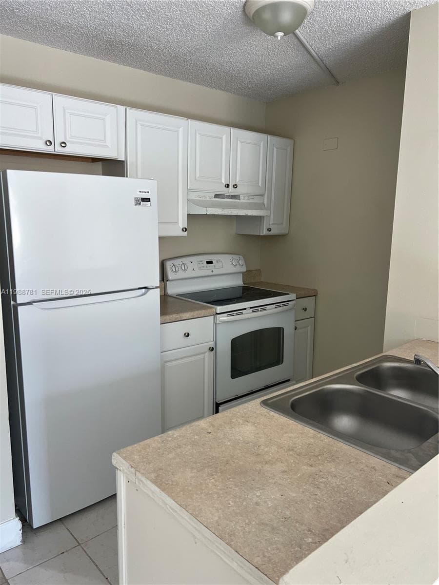 2701 Riverside Dr # B, Coral Springs FL 33065 photo 2