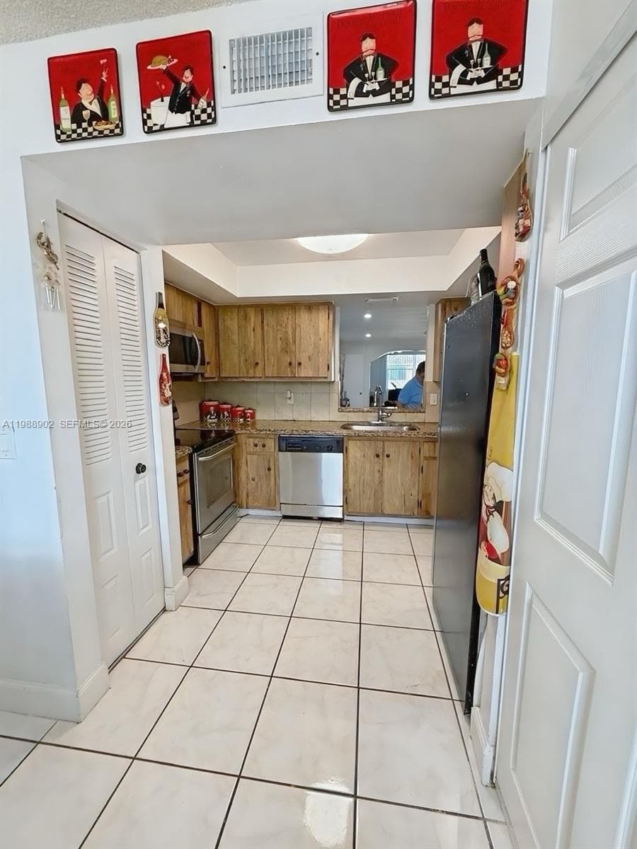 1040 NW 80th Ave # 203, Margate FL 33063 photo 5