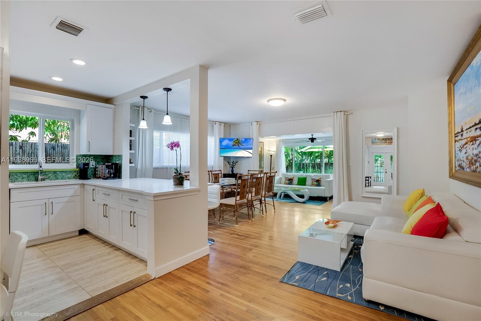 113 SW 2nd St, Hallandale Beach FL 33009 photo 2