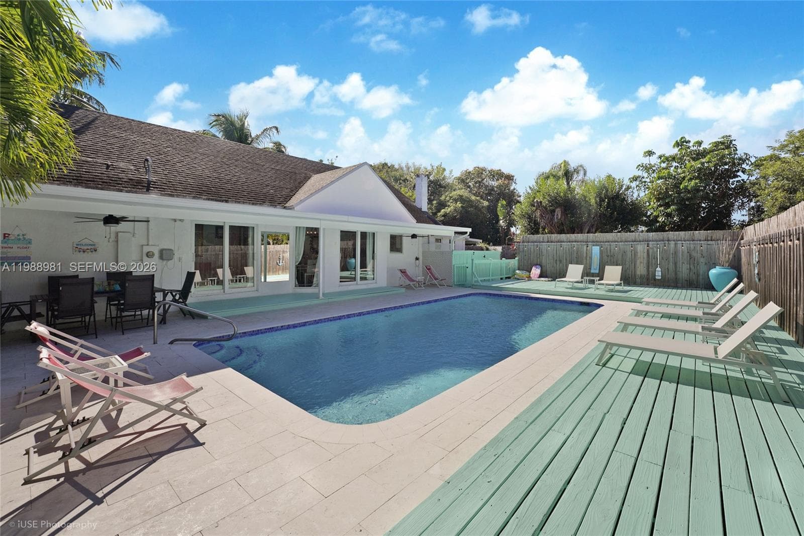212 SW 1st Ave, Hallandale Beach FL 33009 photo 2
