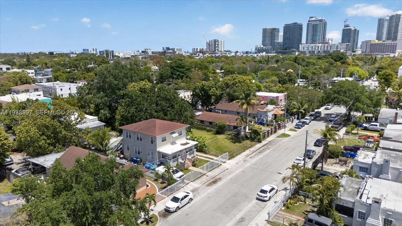 267 NW 31st St, Miami FL 33127