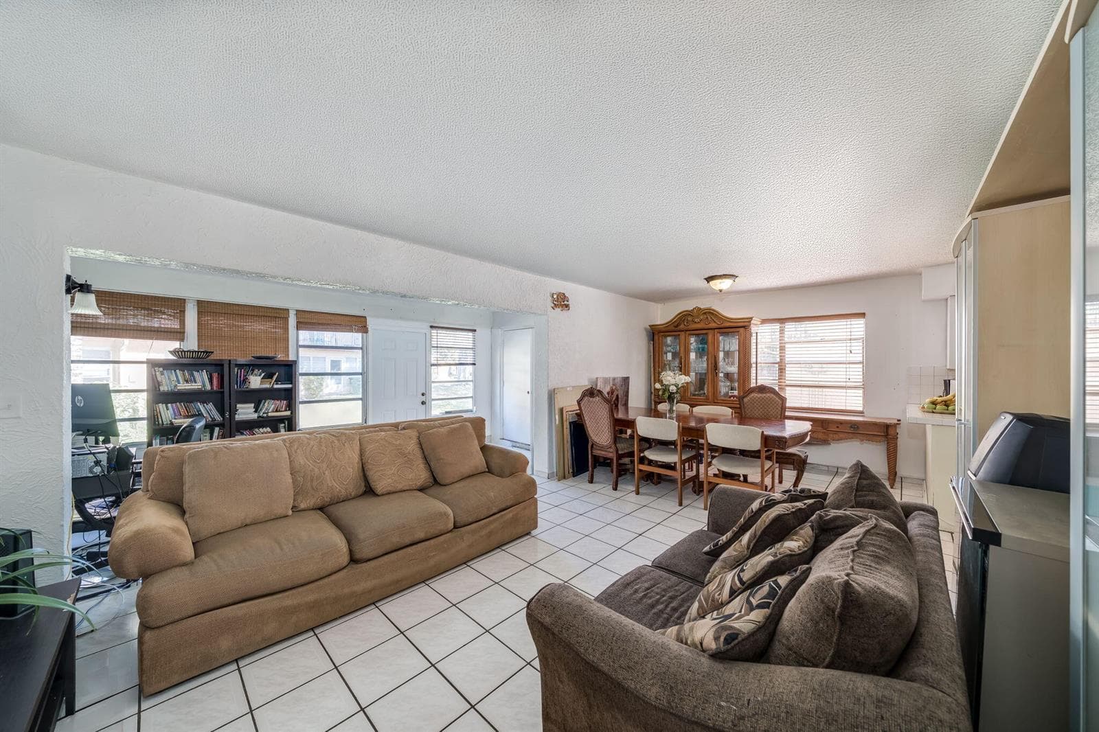 7 Ann Lee Lane, Tamarac FL 33319 photo 2