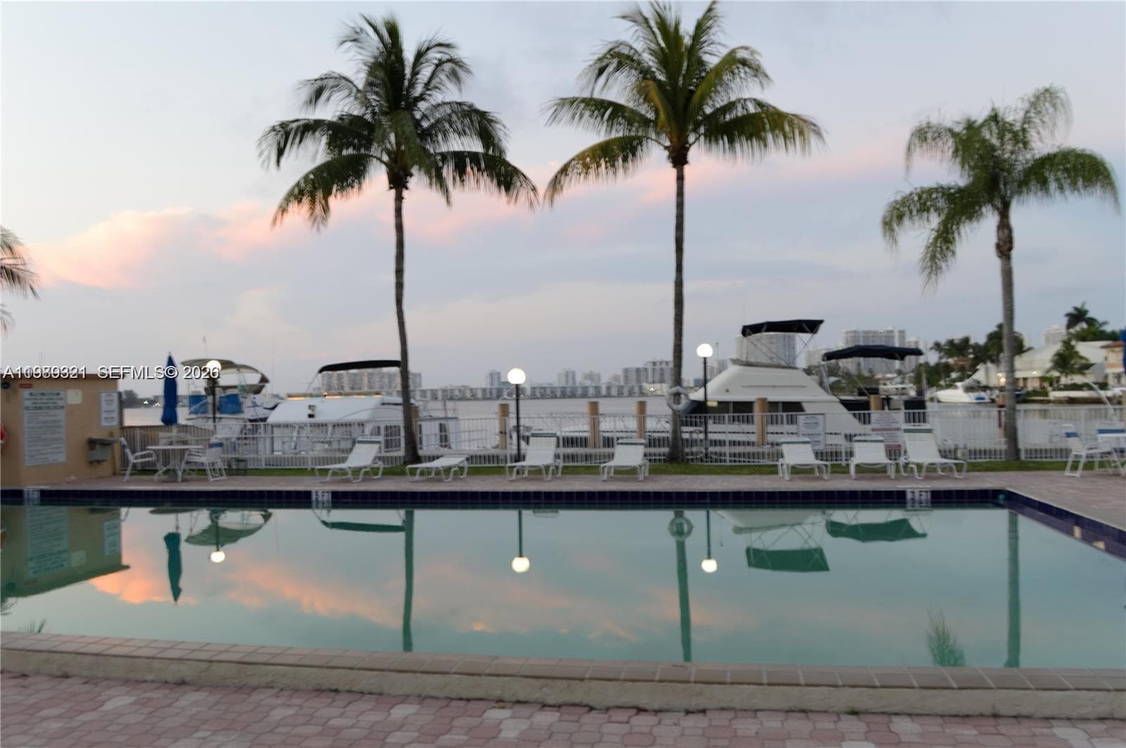 2821 N Miami Beach Blvd # 2K, North Miami Beach FL 33160 photo 3