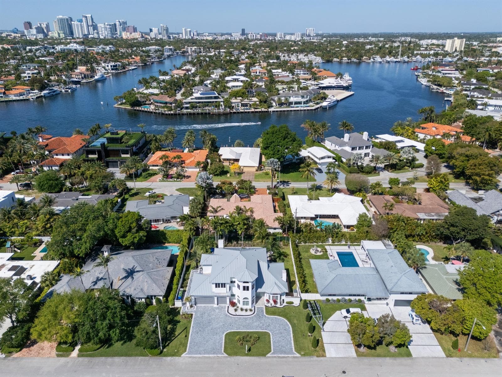 607 Intracoastal Drive, Fort Lauderdale FL 33304 photo 5