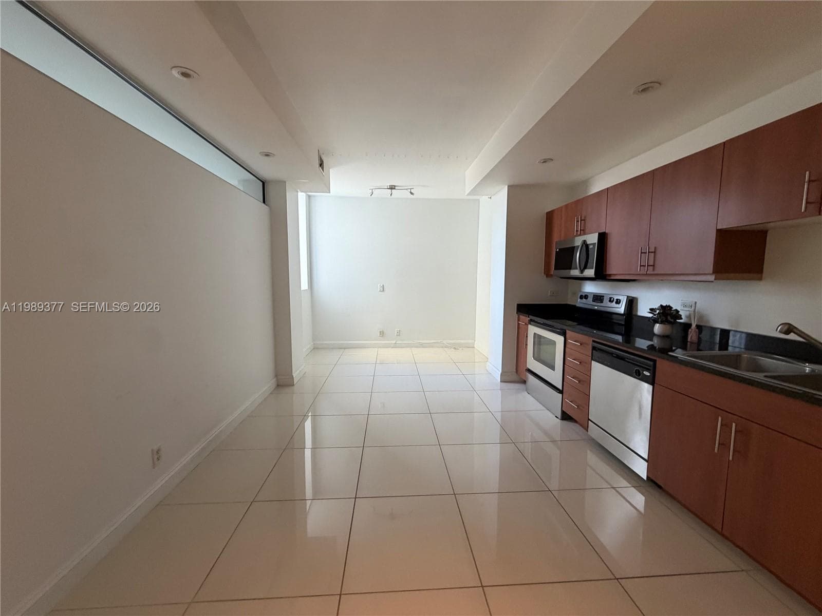 111 E Flagler St # 606, Miami FL 33131 photo 2