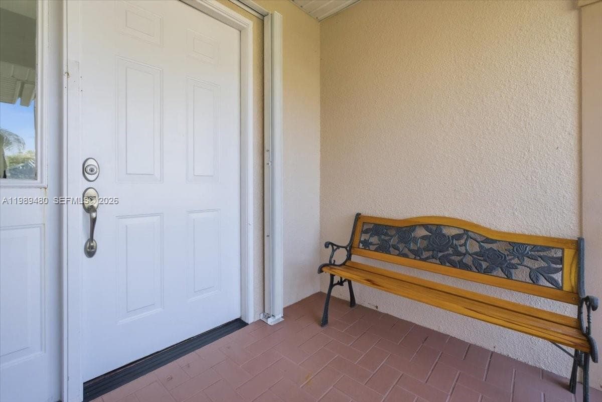 2570 SE 7th Pl, Homestead FL 33033 photo 5
