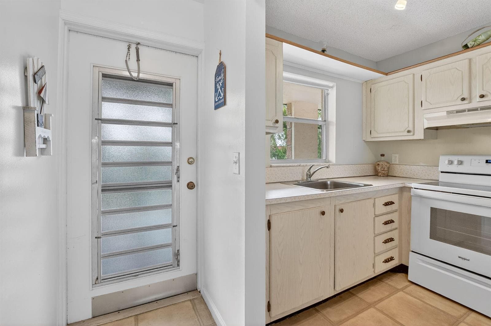 9855 Sandalfoot Boulevard Apt 317, Boca Raton FL 33428 photo 4