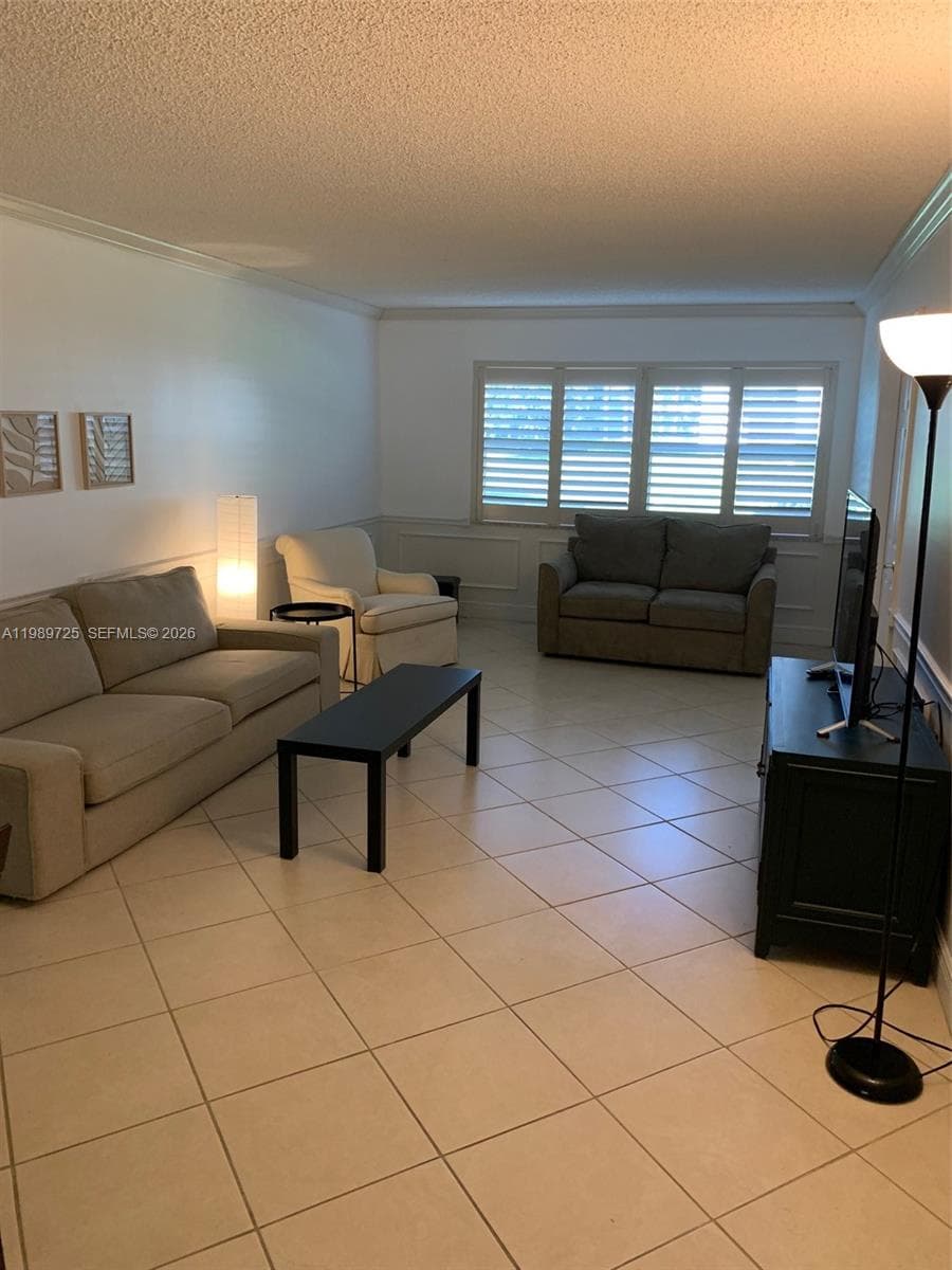 4801 Martinique Pl # H1, Coconut Creek FL 33066 photo 2