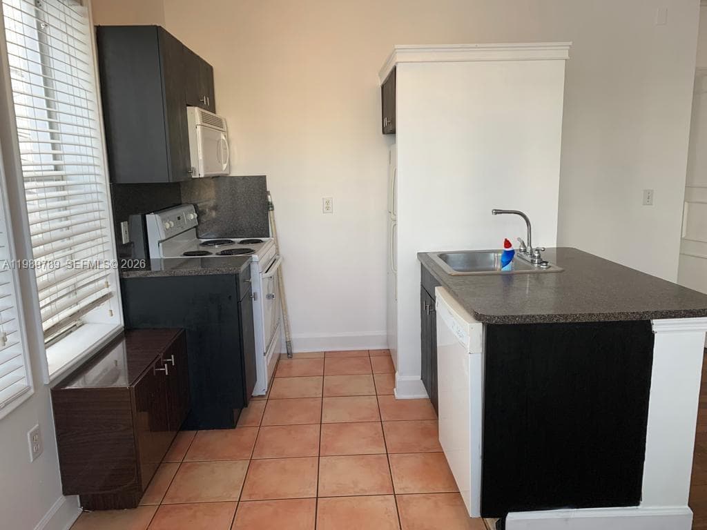 1027 Pennsylvania Ave # 203, Miami Beach FL 33139 photo 5