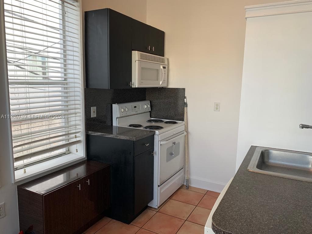 1027 Pennsylvania Ave # 203, Miami Beach FL 33139 photo 4