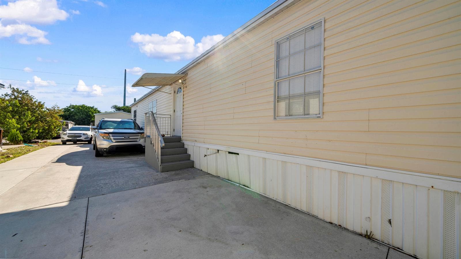 4905 NE 2nd Way, Pompano Beach FL 33064 photo 2