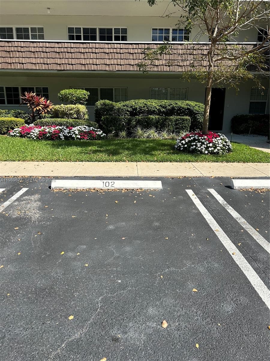 4017 N Cypress Dr # 102, Pompano Beach, FL 33069 photo 2