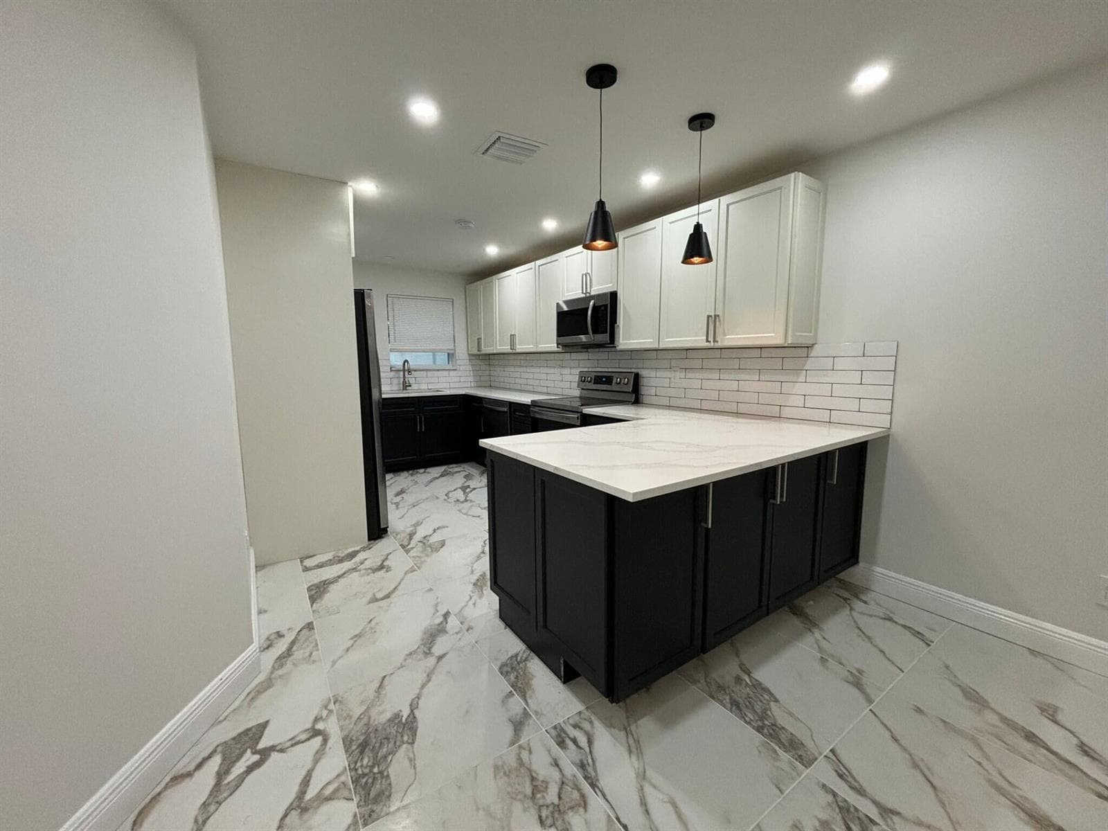 800 SW 7th Street, Hallandale Beach FL 33009 photo 5