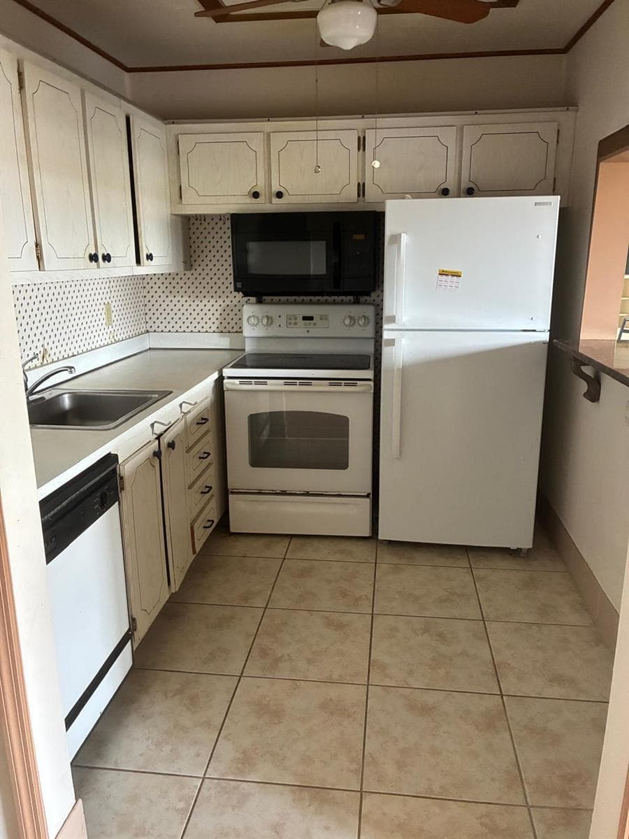700 Village Green Court # 306, Palm Springs FL 33461 photo 4