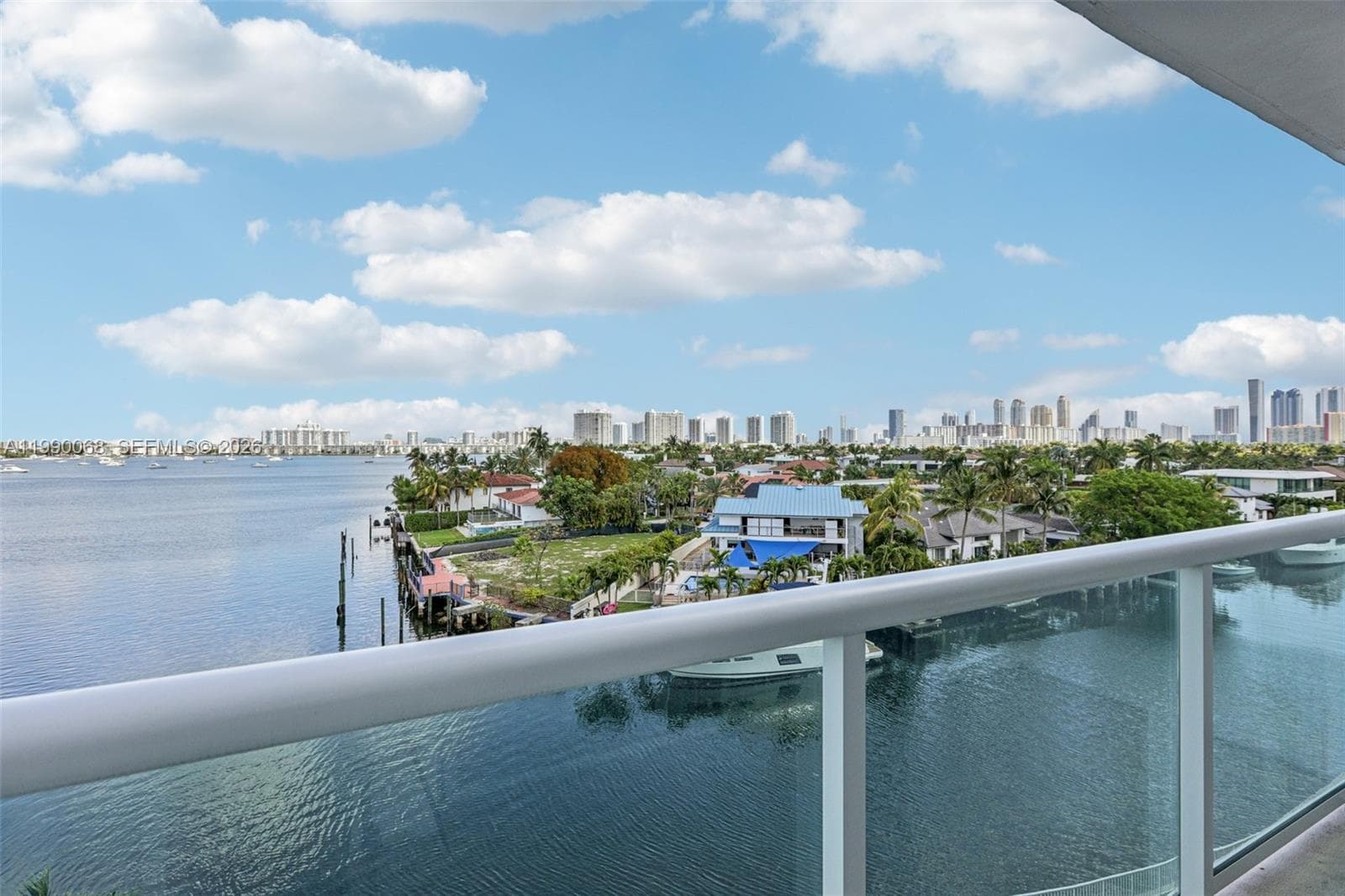 2841 NE 163rd St # 605, North Miami Beach FL 33160 photo 4