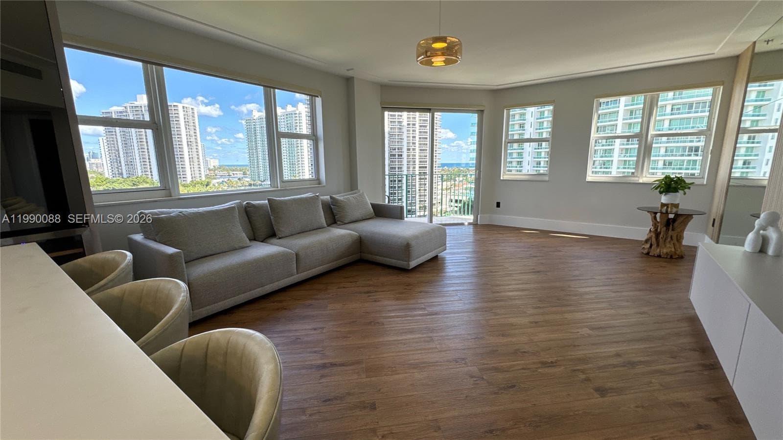 20000 E Country Club Dr # 1016, Aventura FL 33180 photo 3