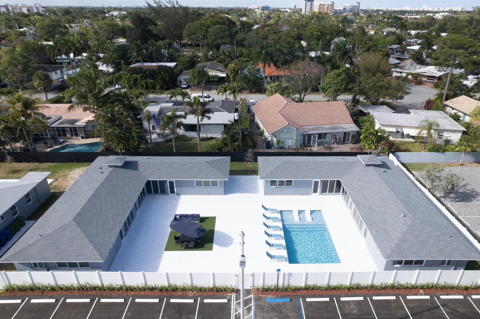 2017 NE 26th Street, Wilton Manors FL 33305 photo 3