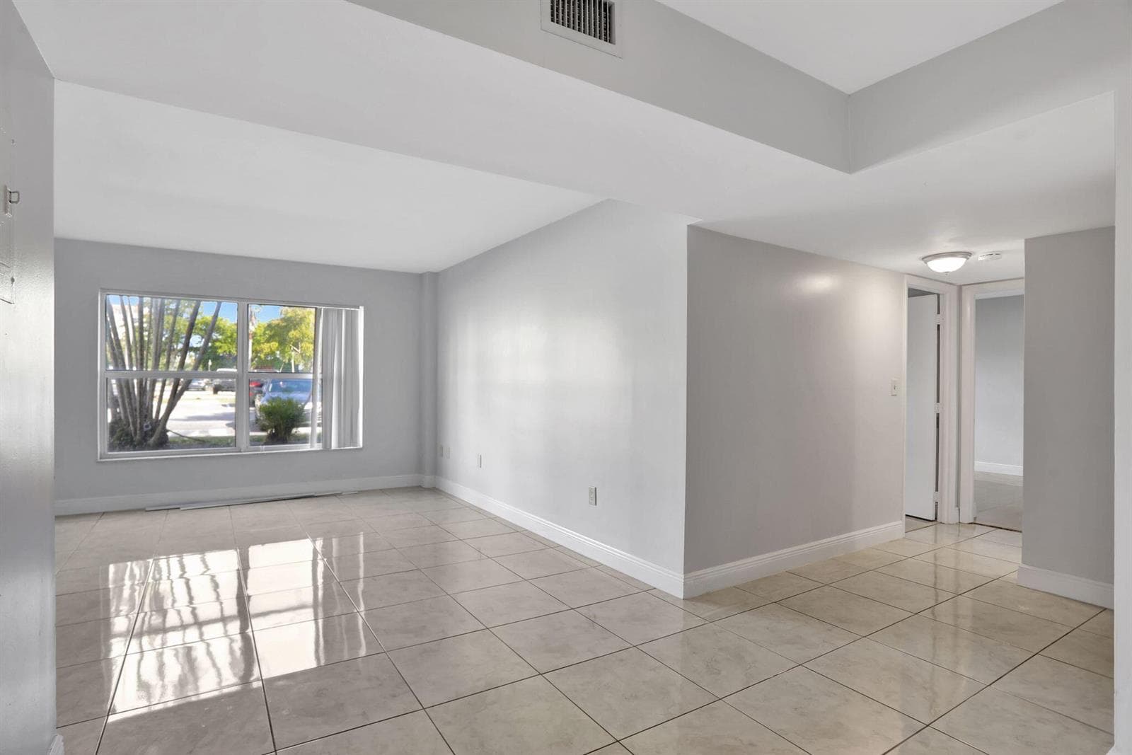 4156 Inverrary Drive # 111, Lauderhill FL 33319 photo 2