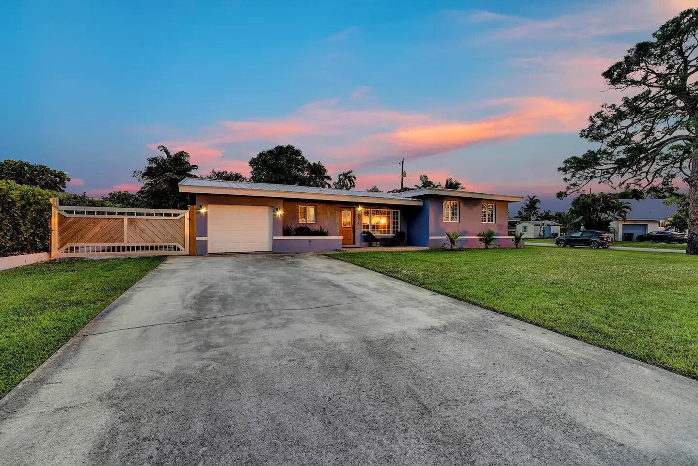 5574 Lake Osborne Drive, Lake Worth FL 33461 photo 2
