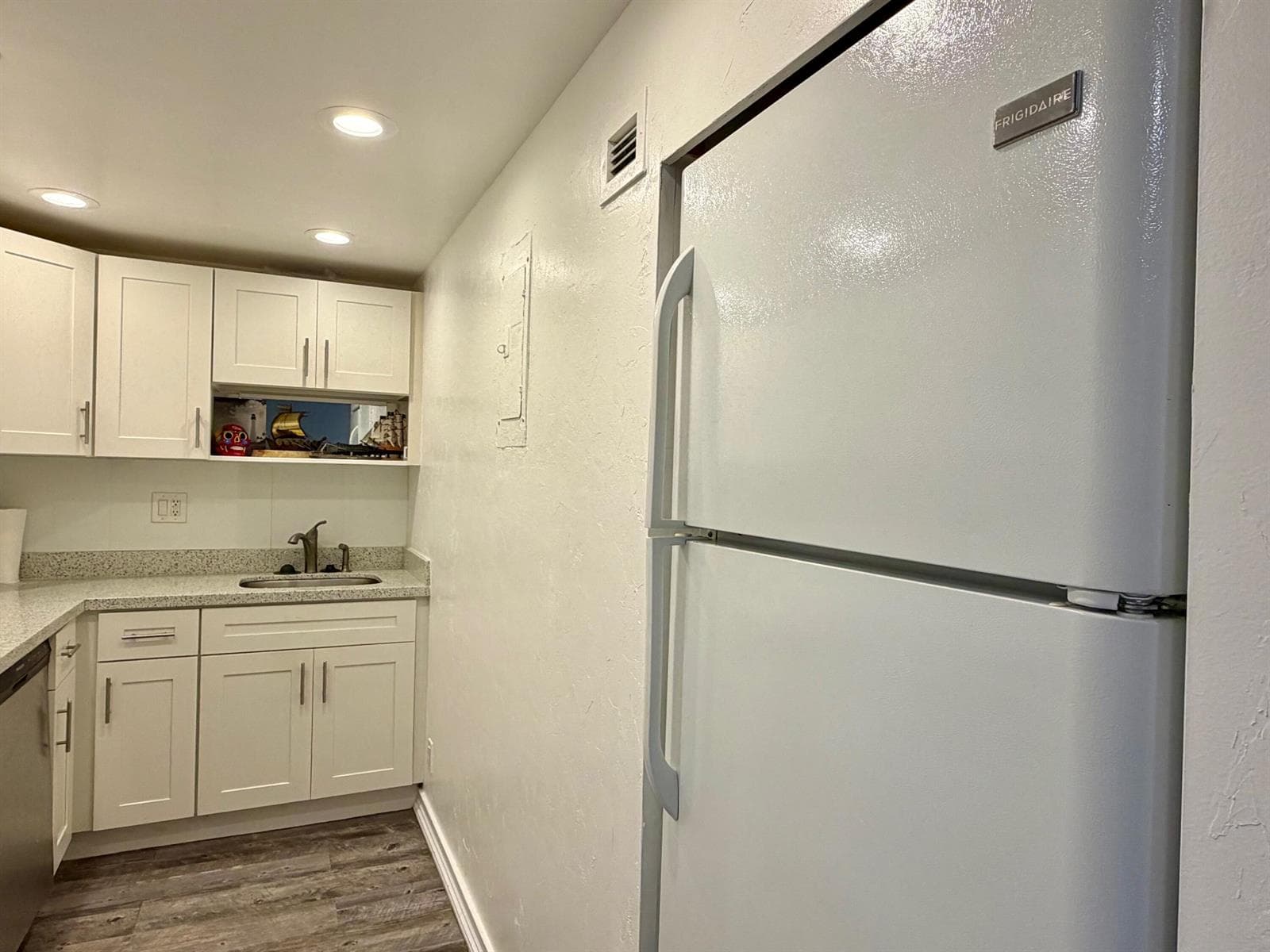 3000 Riomar Street # 410, Fort Lauderdale, FL 33304 photo 2