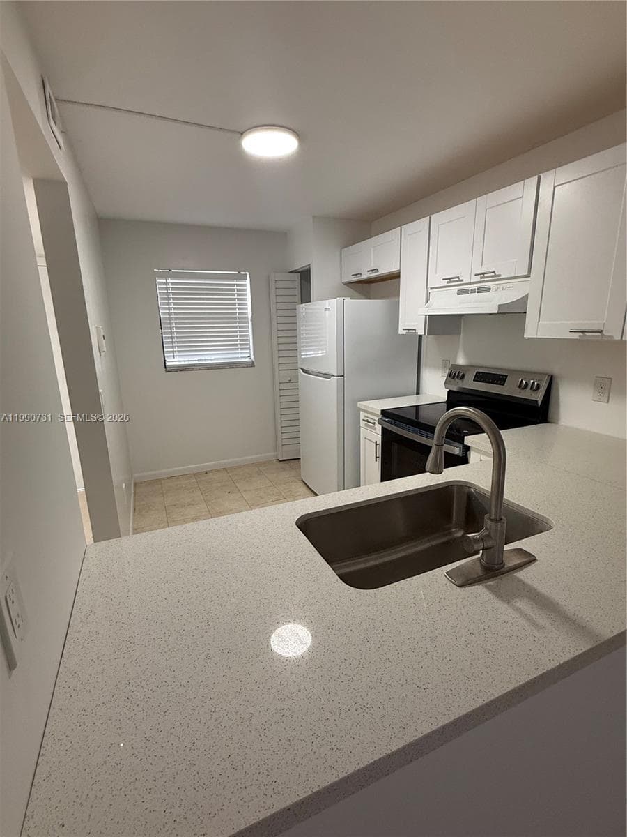 860 NE 207th Ter # 8-106, Miami FL 33179 photo 3