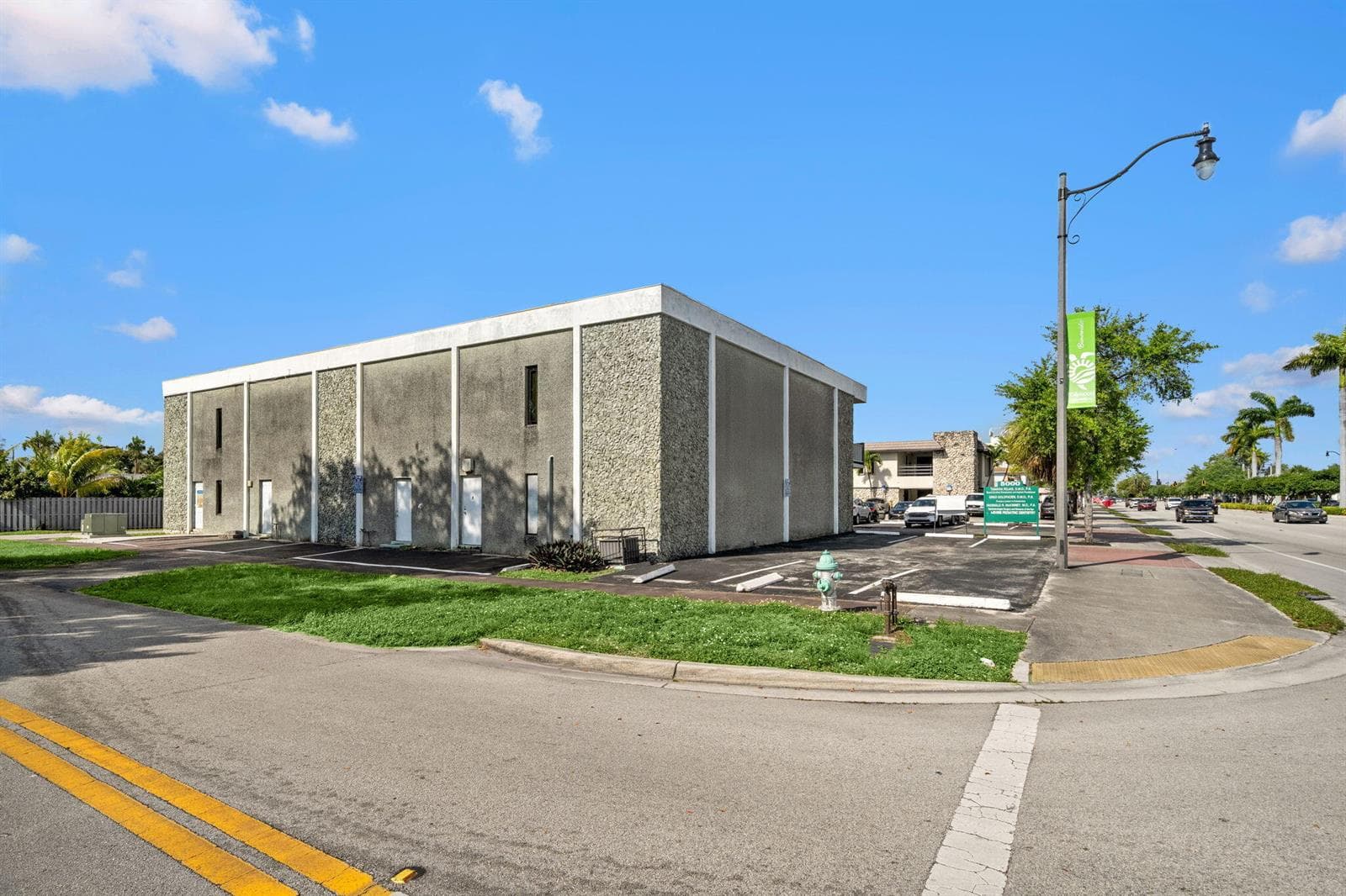 5000 Hollywood Boulevard, Hollywood FL 33021 photo 2
