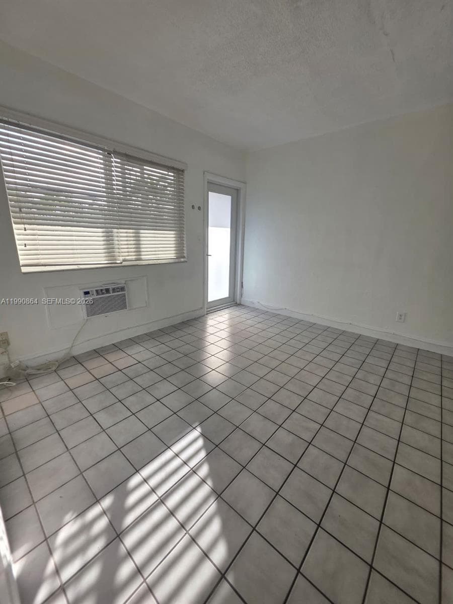 7155 Rue Notre Dame # 9, Miami Beach FL 33141 photo 5