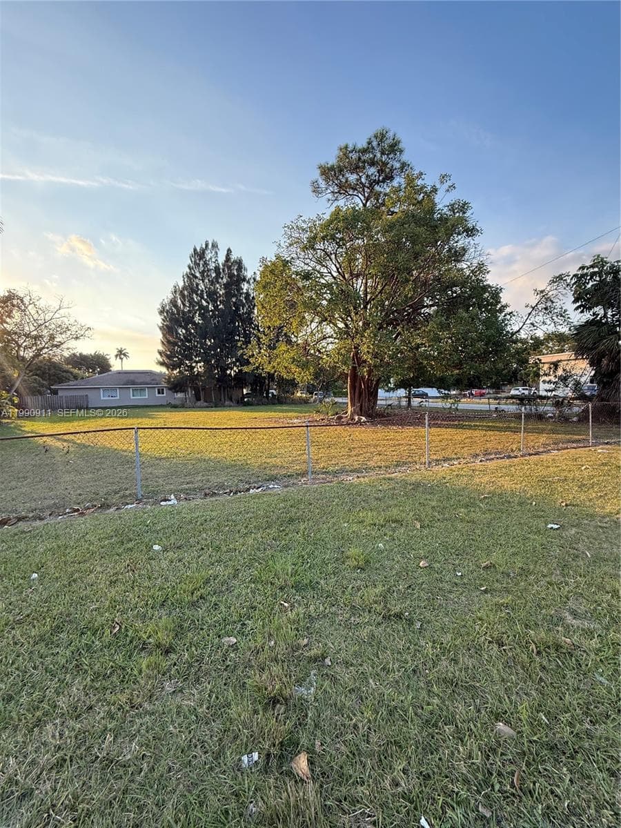 199 NE 9th St, Homestead FL 33030