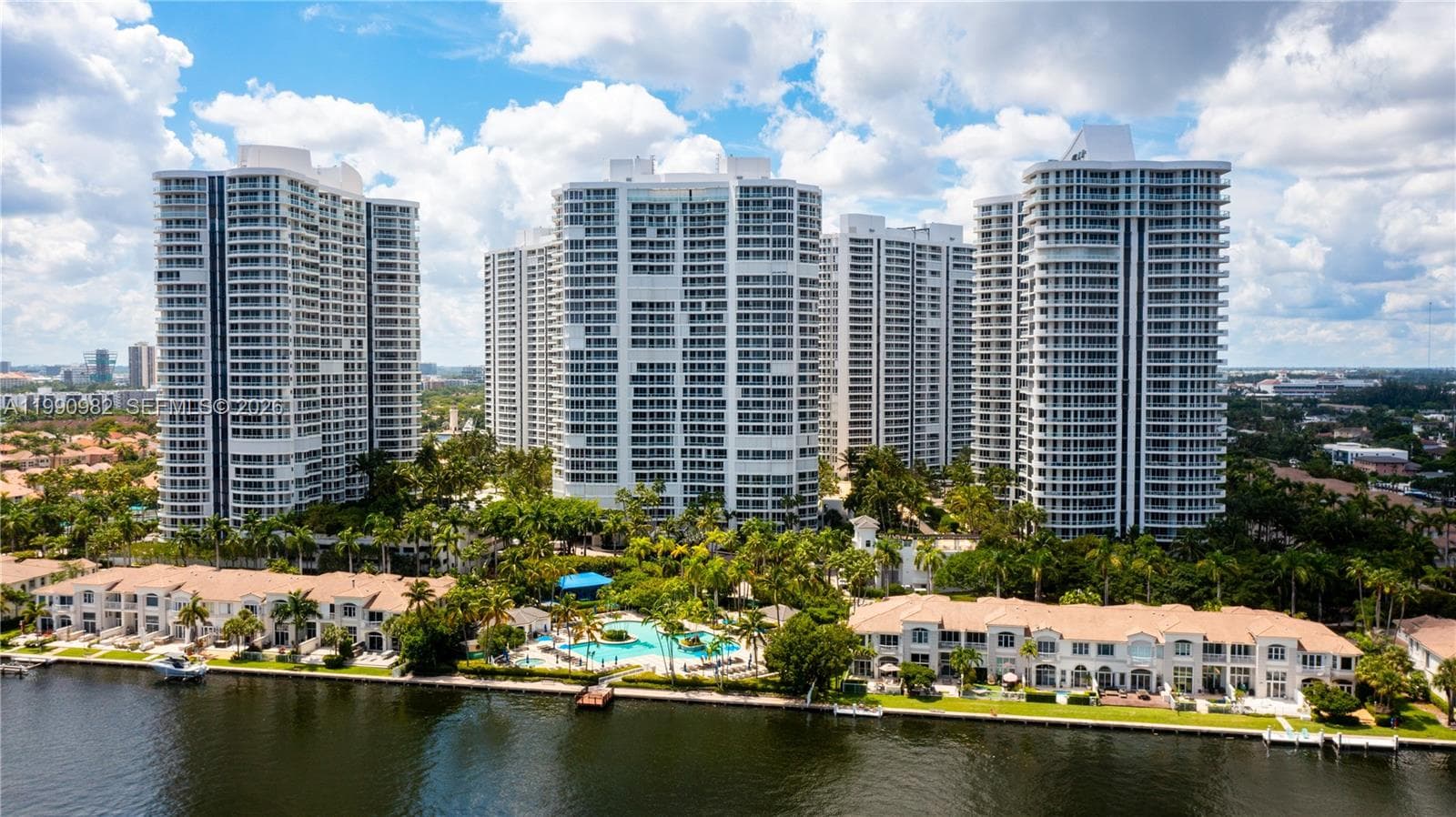 21050 Point Pl # 401, Aventura FL 33180