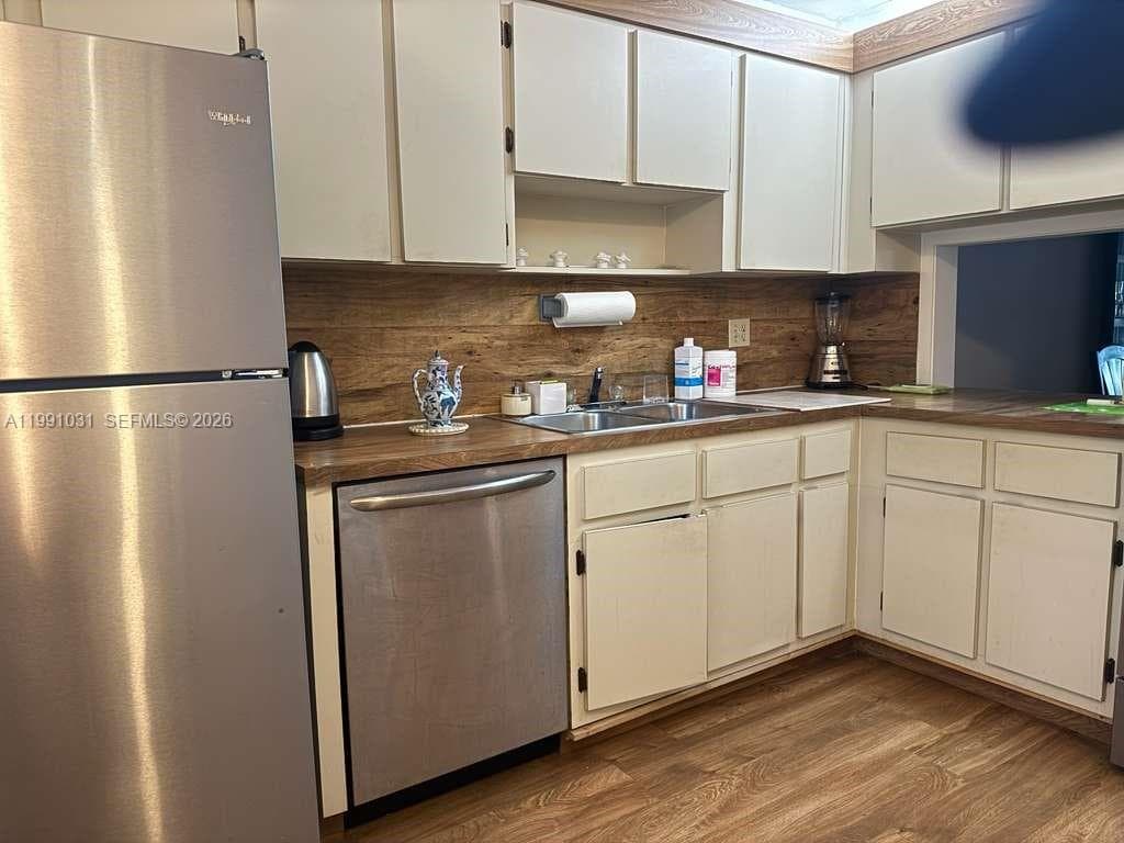 2 Briarwood Cir # 212, Hollywood FL 33024 photo 5