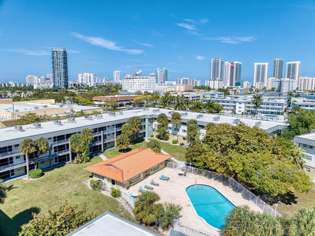 270 Layne Blvd # 207, Hallandale Beach FL 33009