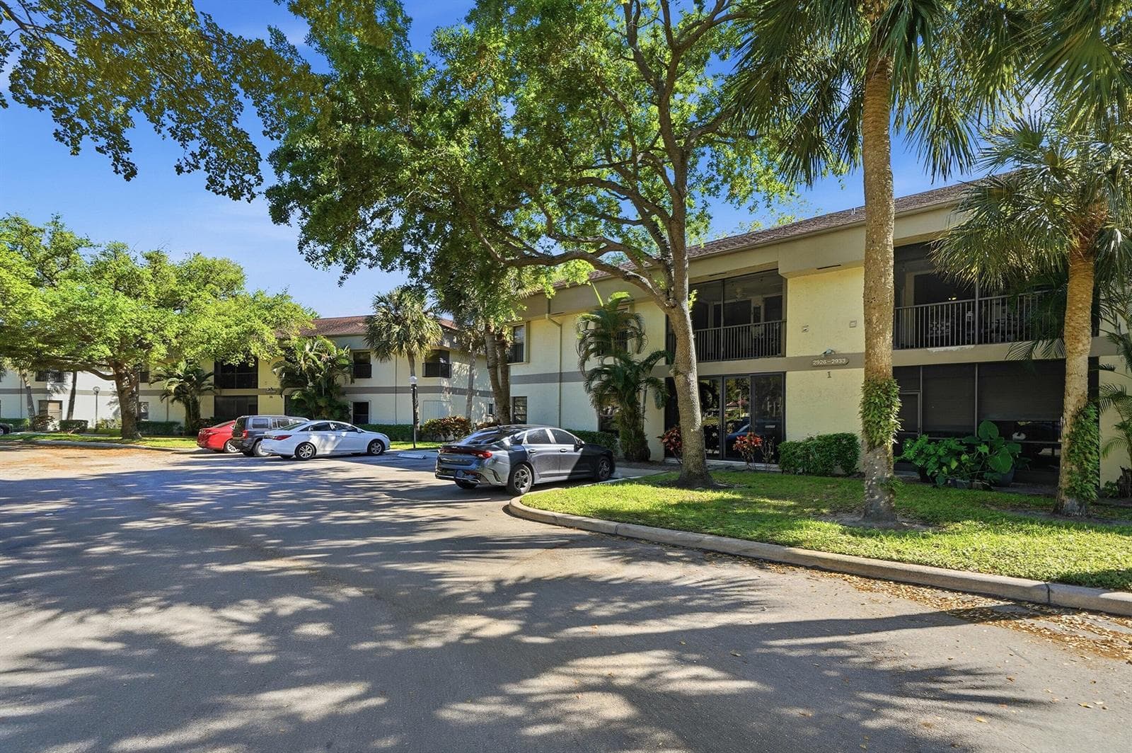 2928 Carambola Circle S, Coconut Creek FL 33066 photo 2
