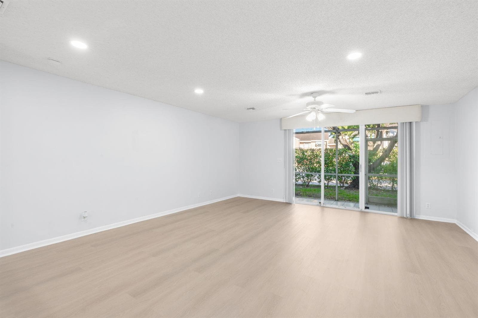 7107 Woodmont Way, Tamarac FL 33321 photo 5