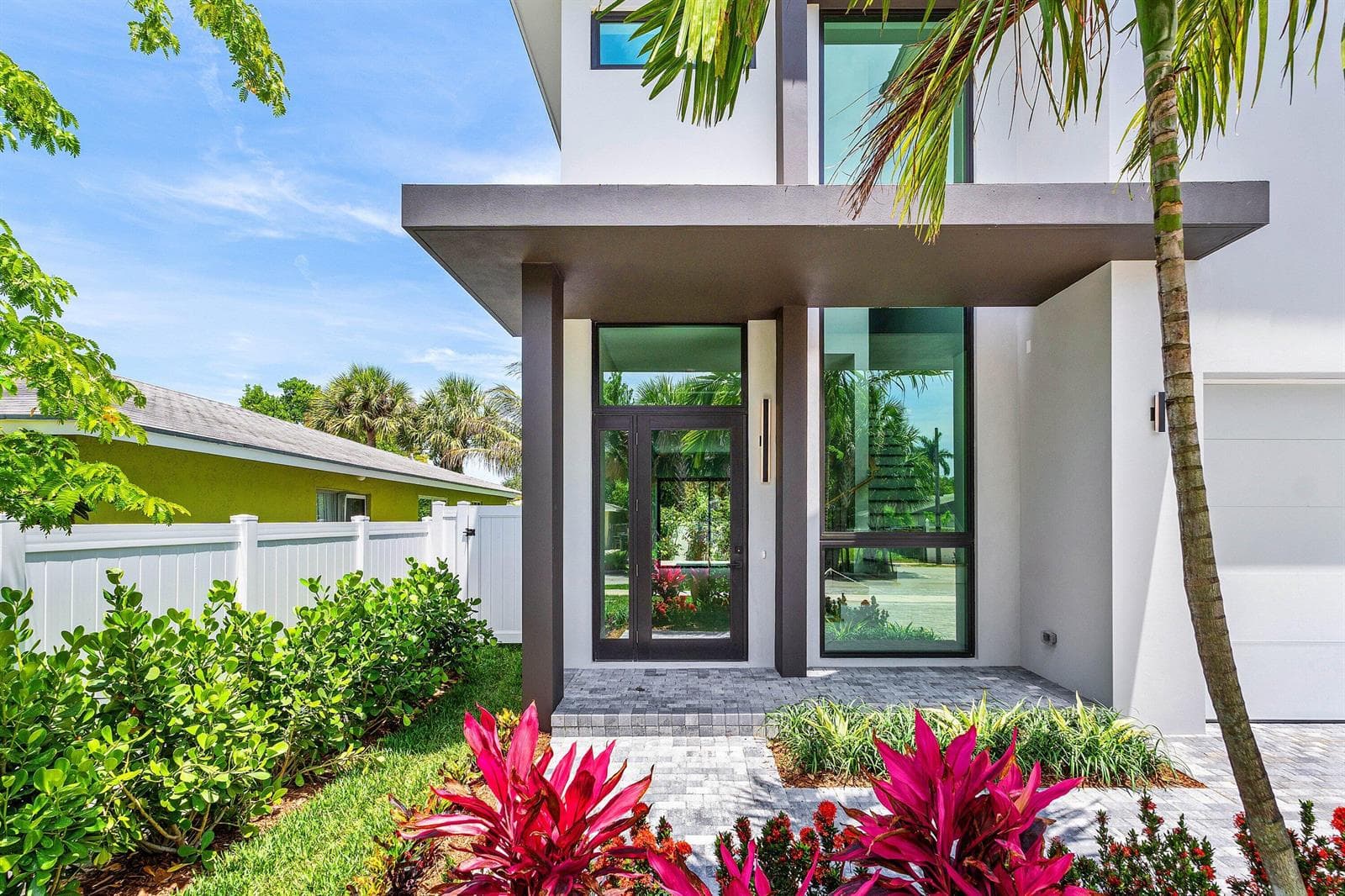207 SE 5th Street, Delray Beach FL 33483 photo 2