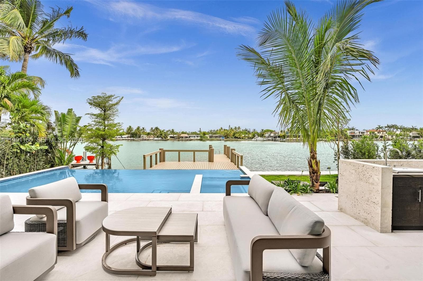 535 N Shore Dr, Miami Beach FL 33141 photo 2