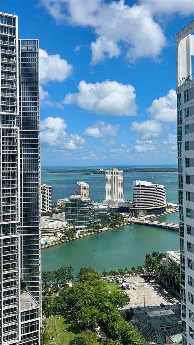 77 SE 5TH ST. # 3614, Miami FL 33131 photo 2