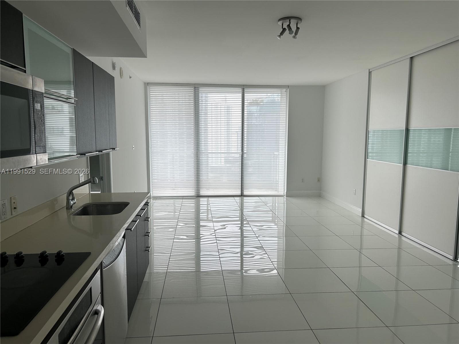 90 SW 3rd St # 3610, Miami FL 33130 photo 4
