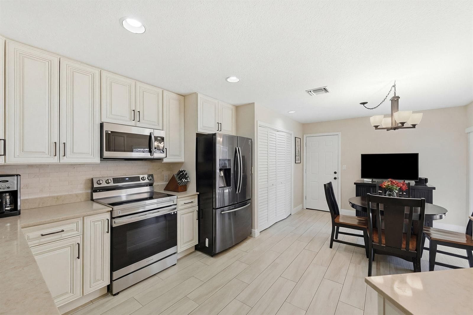 4115 Carriage Drive # P2, Pompano Beach FL 33069 photo 2