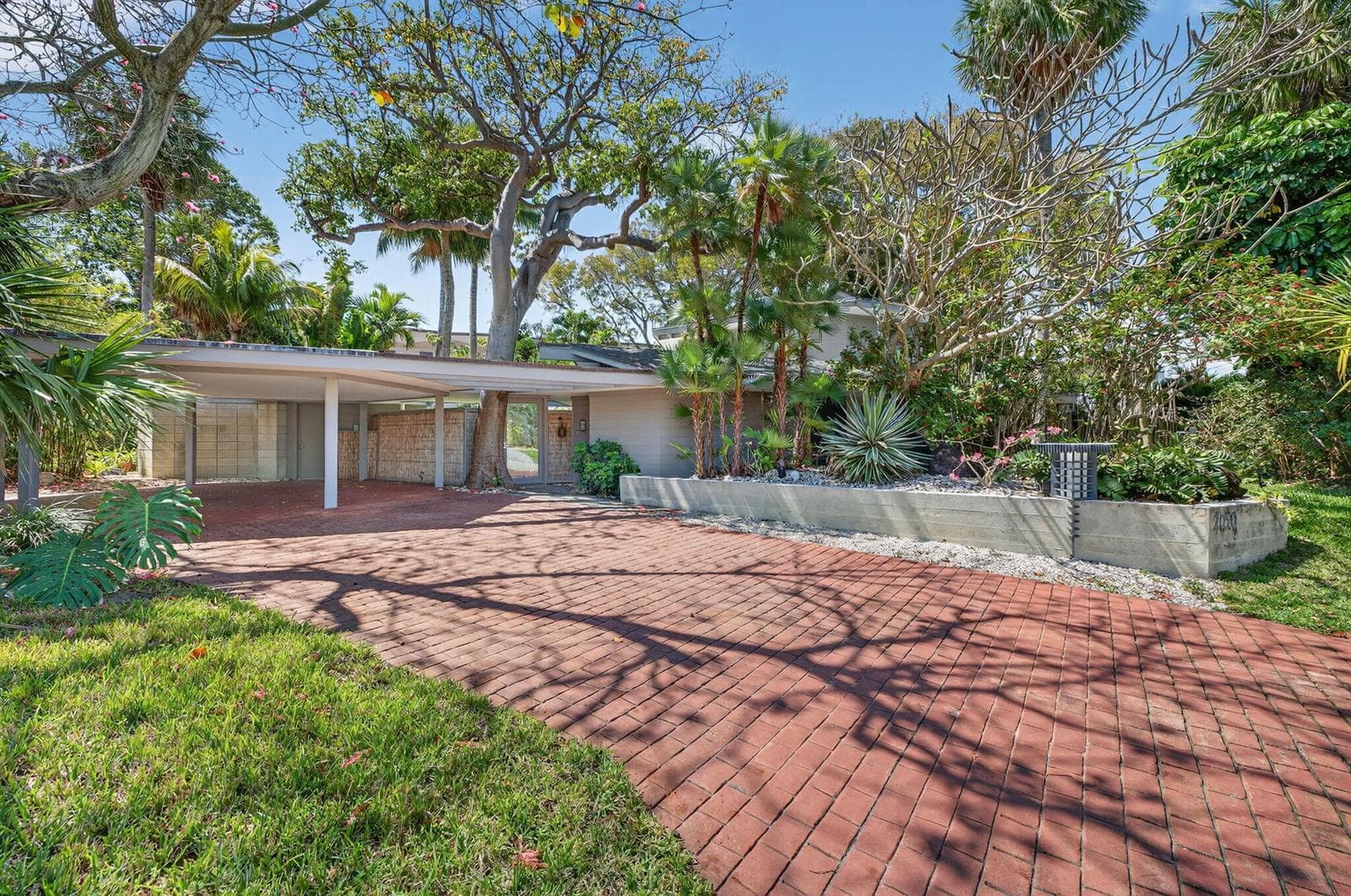 2040 Coral Reef Drive, Lauderdale By The Sea FL 33062 photo 2
