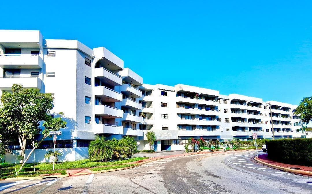 7300 Wayne Avenue # 213, Miami Beach FL 33141 photo 2