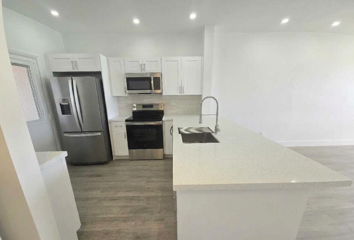 18555 NE 14th Avenue # 709, Miami FL 33179 photo 5