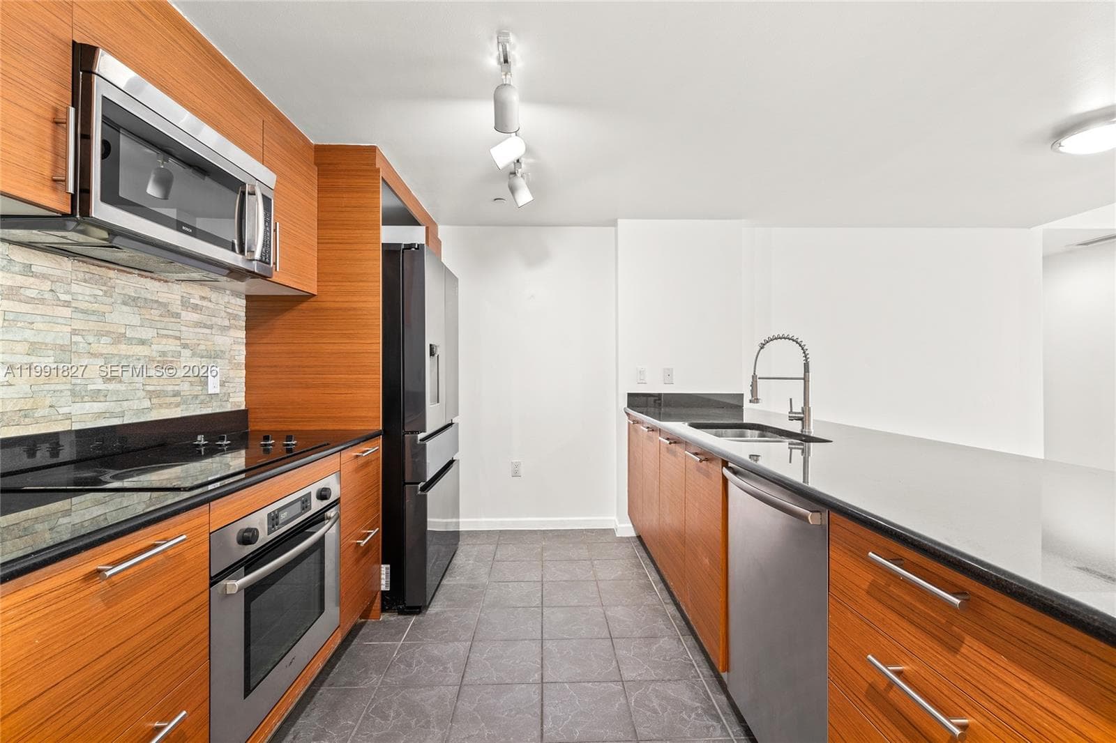 50 Biscayne Blvd # 4111, Miami FL 33132 photo 4