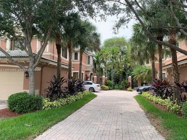 2800 Kinsington Cir, Weston FL 33332 photo 3