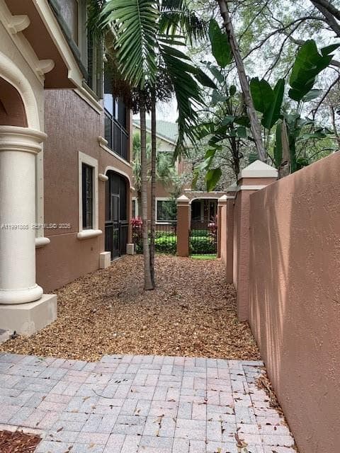 2800 Kinsington Cir, Weston FL 33332 photo 5
