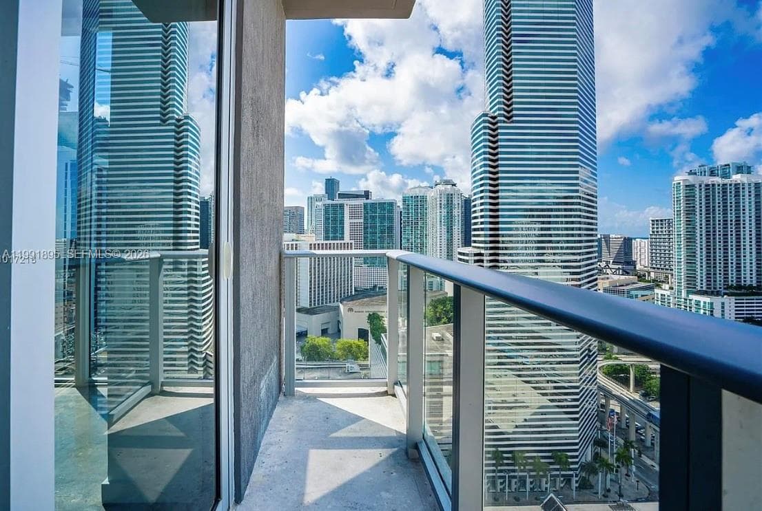 151 SE 1st St # 2411, Miami FL 33131 photo 2
