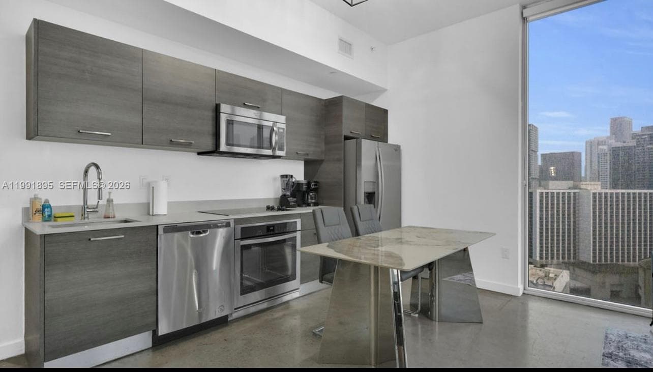 151 SE 1st St # 2411, Miami FL 33131 photo 5