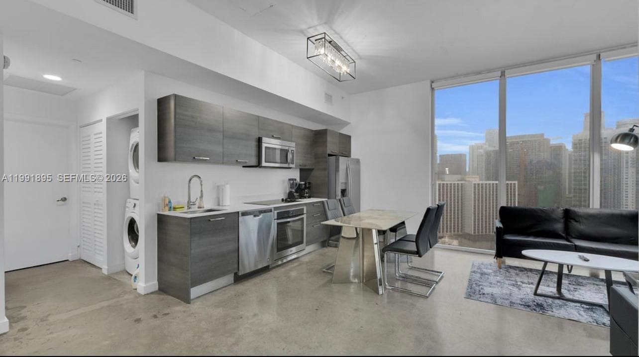 151 SE 1st St # 2411, Miami FL 33131 photo 4