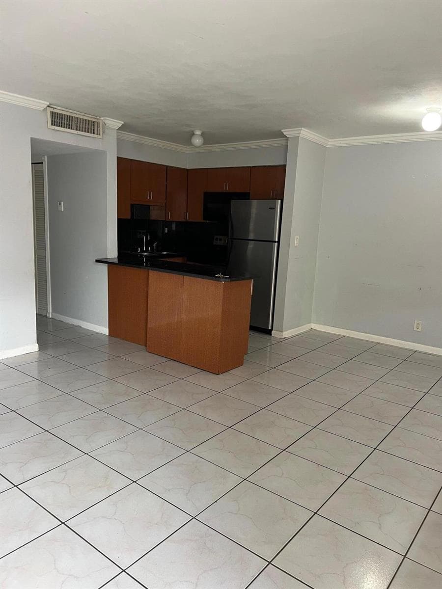 4051 NE 13th Avenue # 3, Oakland Park FL 33334 photo 2